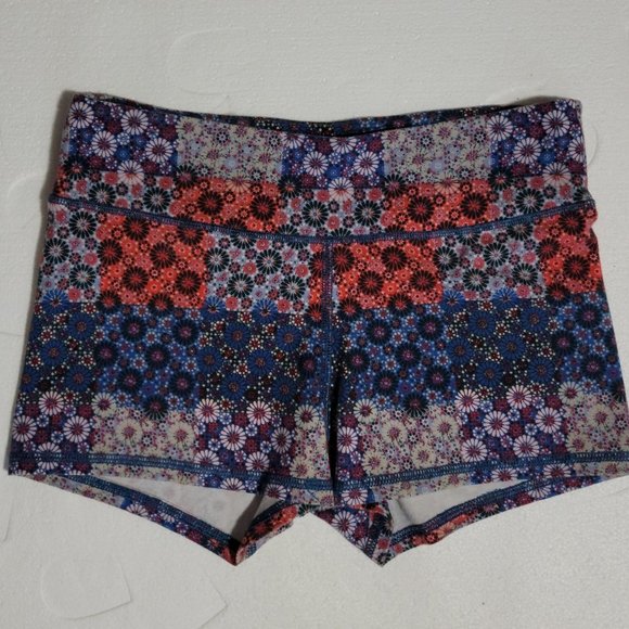 BOHO CHIC American Eagle Outfitters Stretch Patchwork Shorts Size Small - Picture 1 of 9